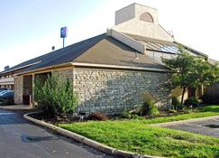 Motel 6 Dayton Englewood - Dayton - Edifício