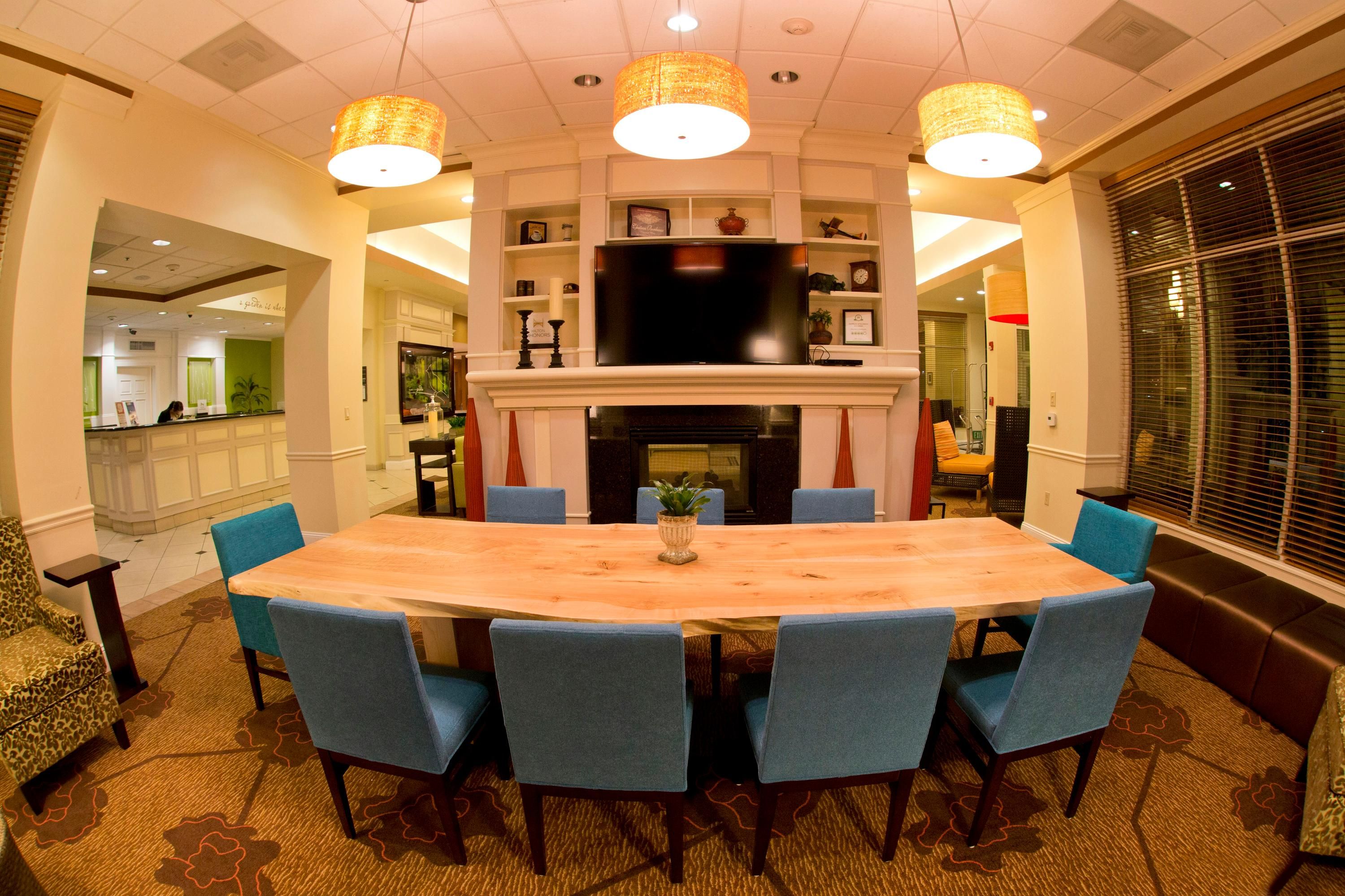 Hilton Garden Inn Oxnard/Camarillo - Oxnard - Ruokailuhuone