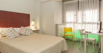 Hostel Soria - Soria - Makuuhuone