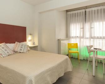 Hostel Soria - Soria - Makuuhuone