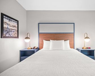 AmericInn by Wyndham Beloit - Beloit - Slaapkamer