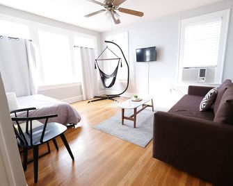 Global Cup Boho Studio + City Retreat - Dallas - Olohuone