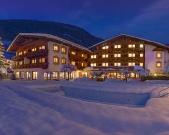 Alpenhotel Tirolerhof - Neustift im Stubaital - Clădire