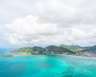 Belair Beach Hotel - Little Bay - Building