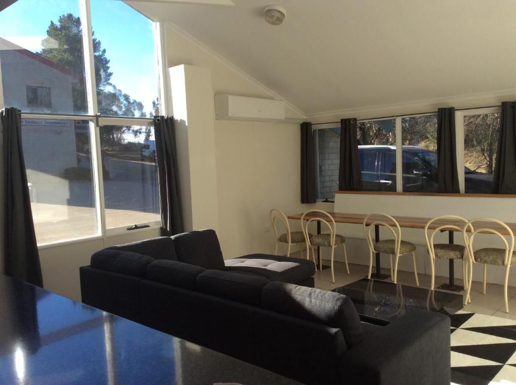Alpha Centauri Townhouses - Jindabyne - Olohuone