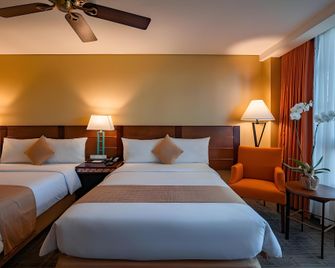 The Forest Lodge at Camp John Hay - באגיו סיטי - חדר שינה