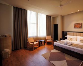 Swar Kasauli - Suites, Cuisine & Cave Party - Kasauli