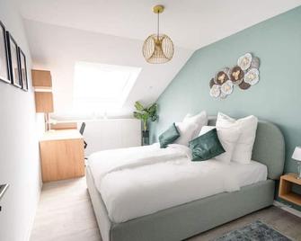 Deluxe Suite - Living & Work Place - Gießen - Bedroom