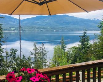 Eagle's Nest - A cozy, semi-lakefront cabin with hot tub, wood burning fireplace - Blind Bay - Balcony