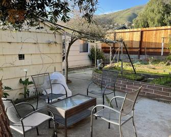Vintage San Francisco Bay Area Home - South San Francisco - Patio