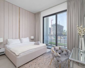 Nasma Luxury Stays- Ras Al Khaimah - ราส อัล ไคมาห์ - ห้องนอน