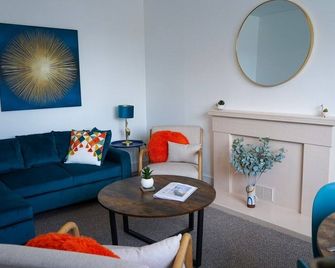 Park House - 3 bedroom - 포트소이 - 거실