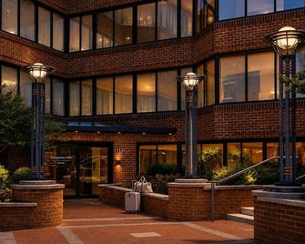 Global Luxury Suites at Georgetown - Washington, D.C. - Building
