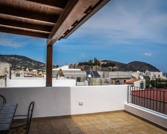 Malvasia 70 - Lipari - Balkon
