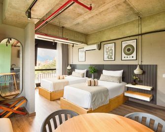 Urbit Social Lofts - Medellín - Dining room