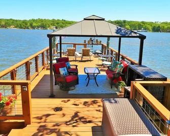 Tranquil Lake Cottage - Monticello - Balcony