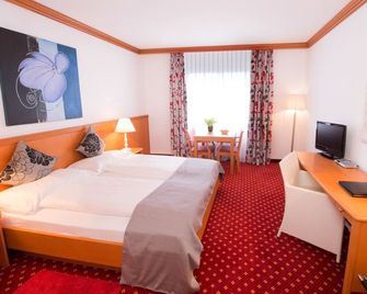 Hotel Schlössli Garni - Free Parking - Ipsach - Habitación