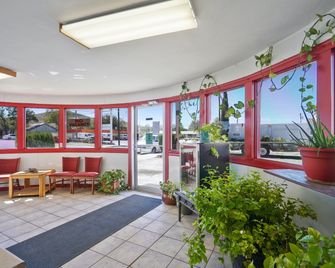 OYO Hotel Alpine Tx Near University - Alpine - Binnenhof