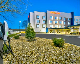Hampton Inn by Hilton Abingdon - Abingdon - Gebäude