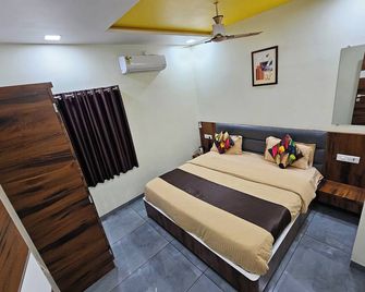 Meera's NB & DB 1 - bedroom apartment with WiFi and AC in picturesque Panchgani - Panchgani - Makuuhuone