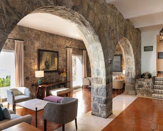 Parador De Malaga Gibralfaro - מלאגה - לובי