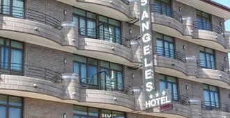Hotel Los Ángeles - Guarnizo - Edificio