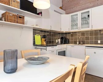 4 Person Holiday Home in Aeroskobing - Ærøskøbing - Küche