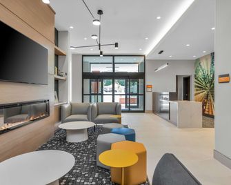 La Quinta Inn & Suites by Wyndham San Jose Airport-Downtown - סן חוזה - לובי