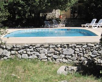Cottage under the Oaks near Uzes pont du gard - Lussan - Piscina