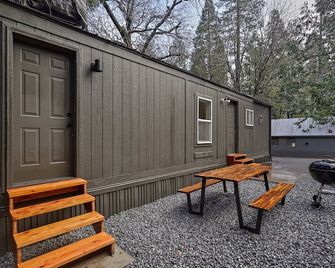 Modern Cabin (Sequoia) - Dunsmuir - Patio