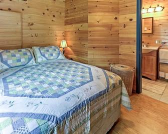 Bolton Landing Cottage Walk to Lake George! - Bolton Landing - Bedroom