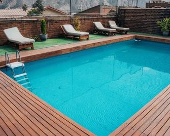 Country house in Santa Eulalia, 10min from Chosica park(10 to 15 people) - Santa Eulalia - Piscina