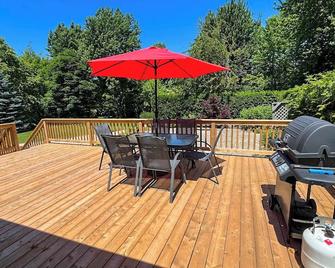 Sunny Gardens - Village of Bayfield - Bluewater - Balcony