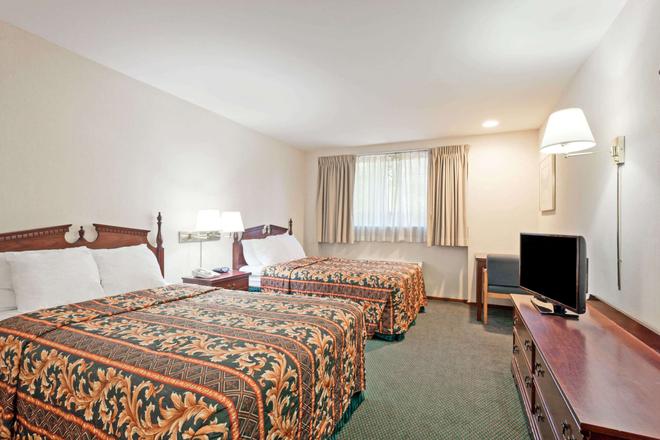 Days Inn By Wyndham Seatac Airport 57 1 7 6 Seatac Hotel