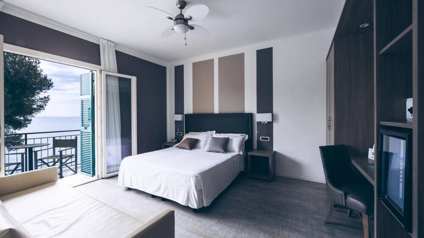 أرك أون سيل هوتل