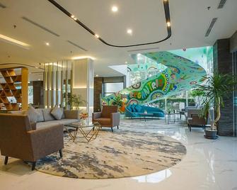 Regantris Surabaya - Surabaia - Hall