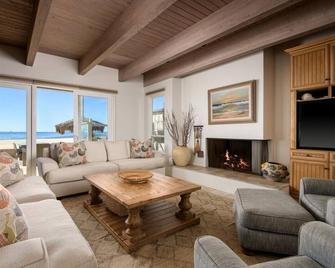 Beachfront Bliss in Beautiful Carpinteria - Carpinteria - Living room