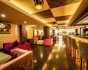 Golden Tulip Jaipur - Jaipur - Bar
