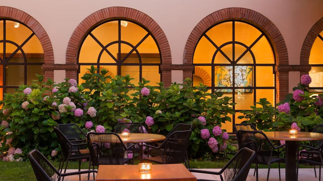 آباي ديه كابوسين آند سبا آند ريزورت