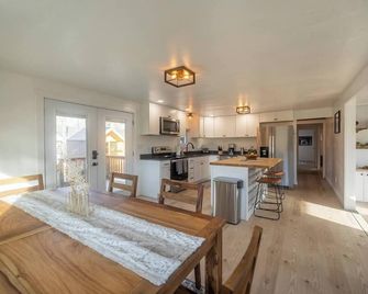 River Run Retreat: A Stylish Cottage on the Yellowstone - Livingston - Kitchen