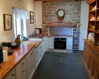 3 bedroom stone cottage in the beautiful Clare Valley - Auburn - Keuken