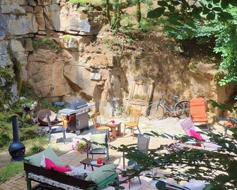 Chalet With 2 Bedrooms in Gospic, With Wonderful Mountain View, Furnished Garden and Wifi Near the Slopes - Gospić - Patio