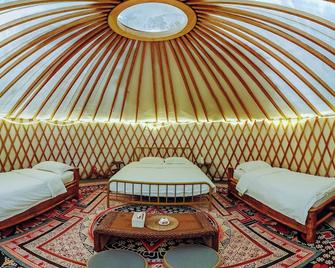 Nomad Yurts - Coron - Lounge