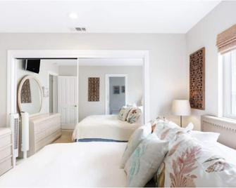 Beachfront Home - Newport Beach - Bedroom