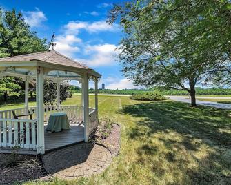 Williamston Inn - Williamston - Patio
