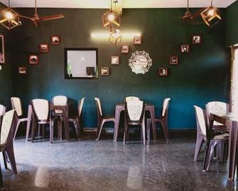 Coconut Tree Resort - Gokarna - Restaurante