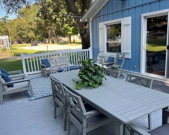 Fall dates available! Also booking 2026! - Silver Lake - Patio
