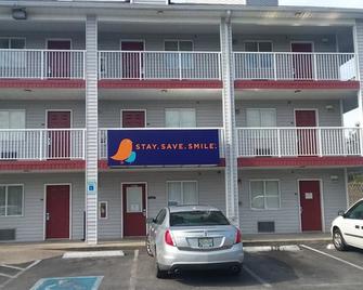 Intown Suites Extended Stay Nashville Tn - Murfreesboro Pike - Antioch - Budova