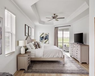 Dates Open in April 2025! Beautiful Home on Golf Course! Golf Included! - Immokalee - Bedroom