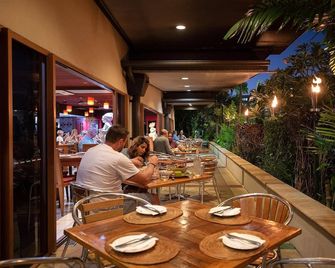 Bay Village Tropical Retreat & Apartments - Cairns